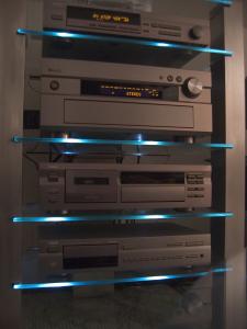 Hifi Rack mit Light.jpg