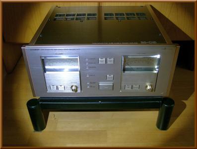 Luxman_M05_Front-oben.jpg